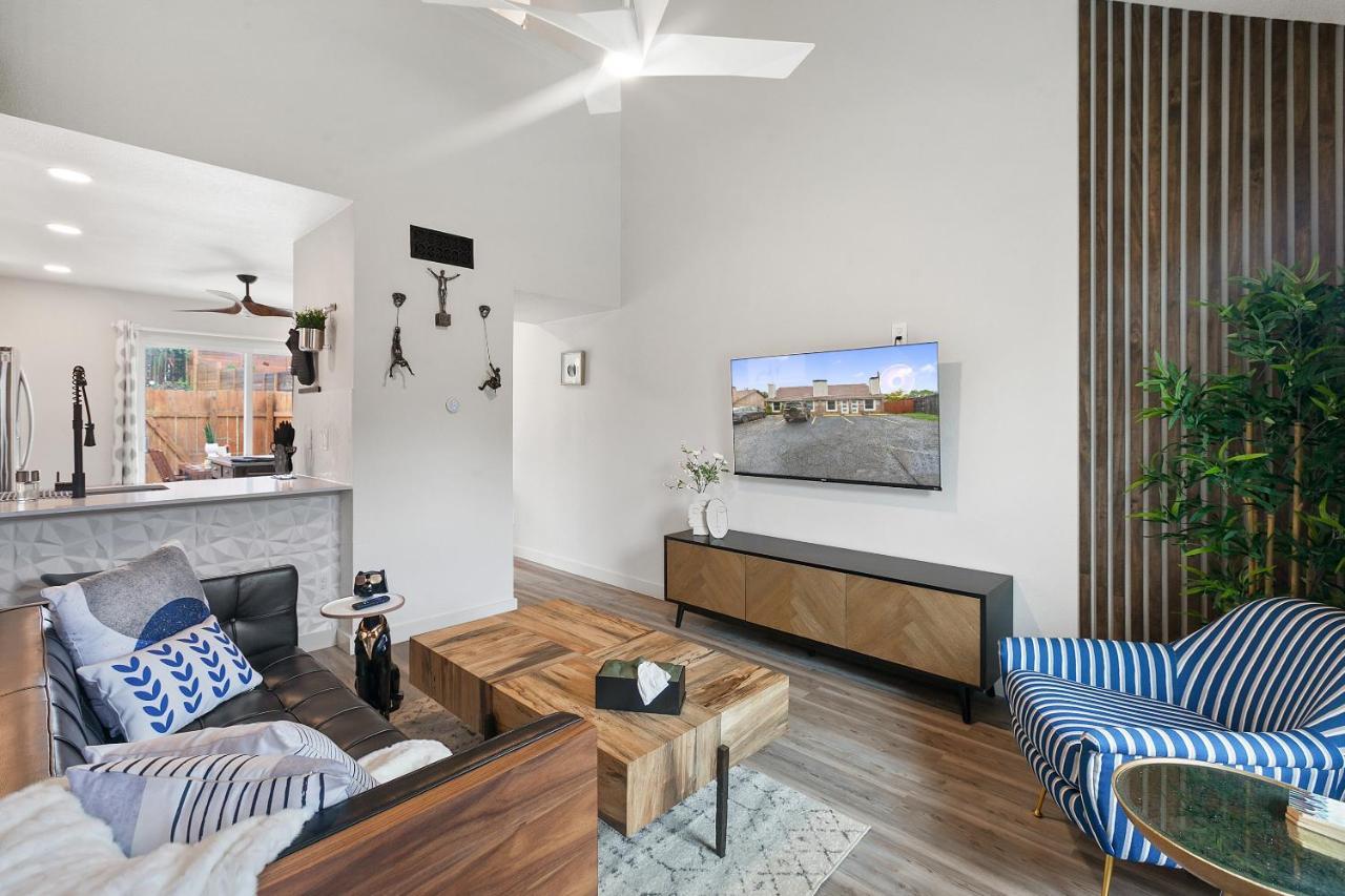 Апартаменты Contemporary Couples Getaway Near Austin Favorites - Loft 21 Экстерьер фото