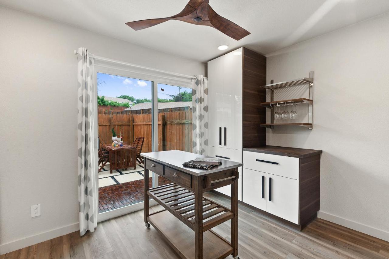 Апартаменты Contemporary Couples Getaway Near Austin Favorites - Loft 21 Экстерьер фото