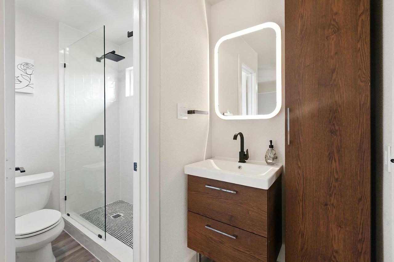 Апартаменты Contemporary Couples Getaway Near Austin Favorites - Loft 21 Экстерьер фото